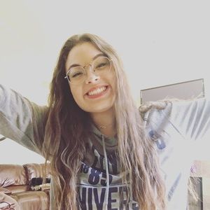 Meet your Posher, Hannah